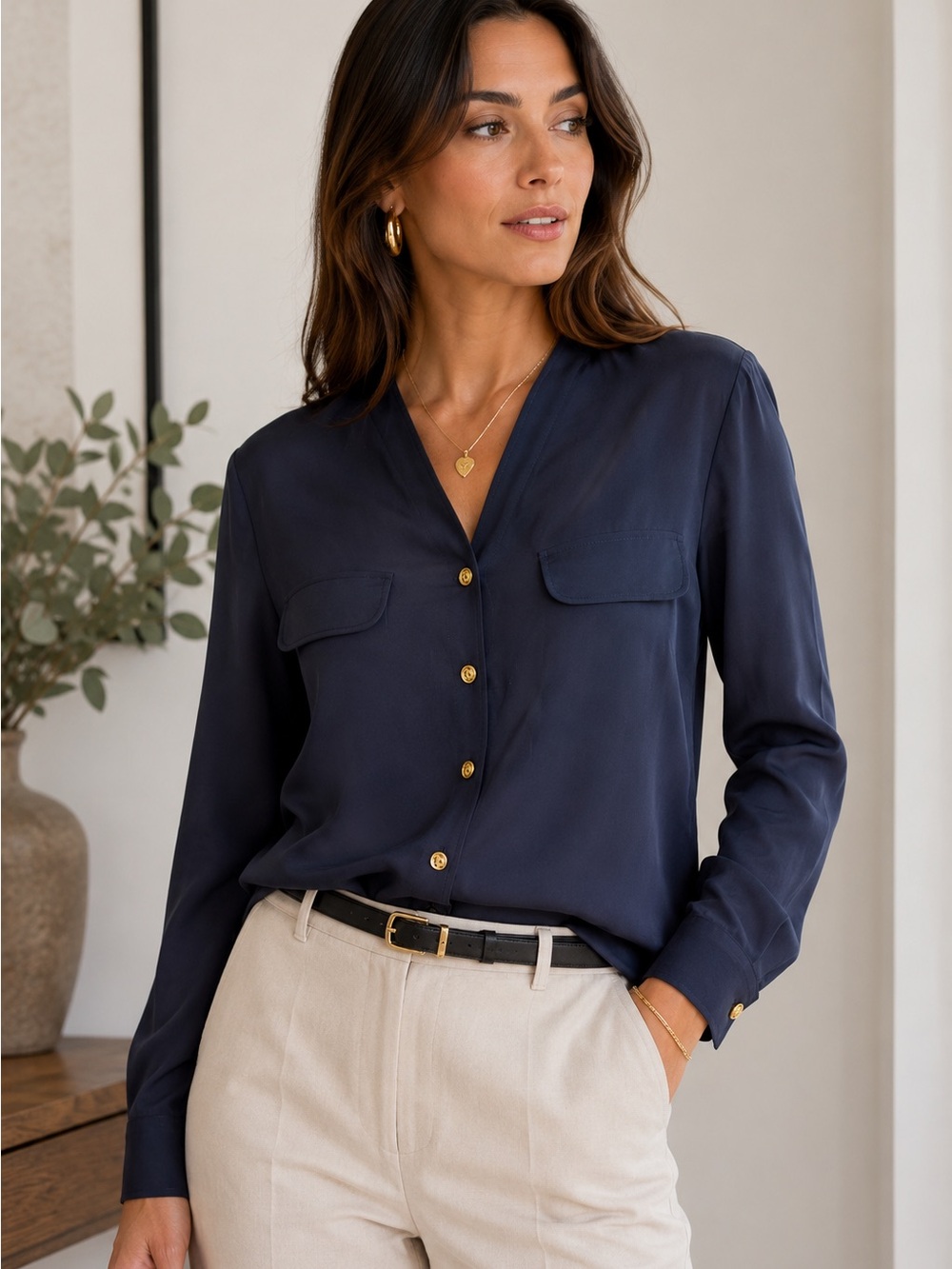 Eaton Petites Navy Button-Down V-Neck Silk Blouse Size 6P Vintage Classic